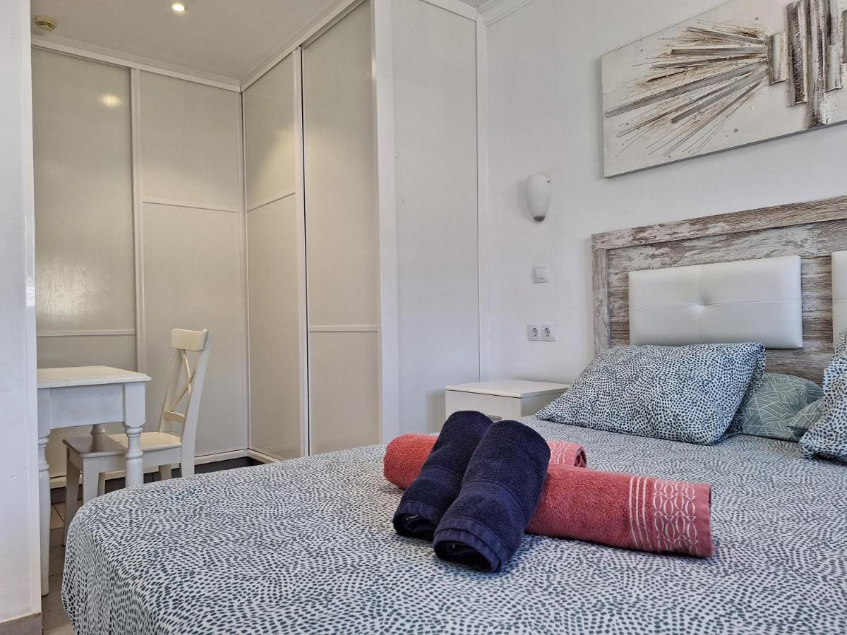 Solaris - Refurbished, Top Floor, Sea Views Puerto Rico  Bagian luar foto