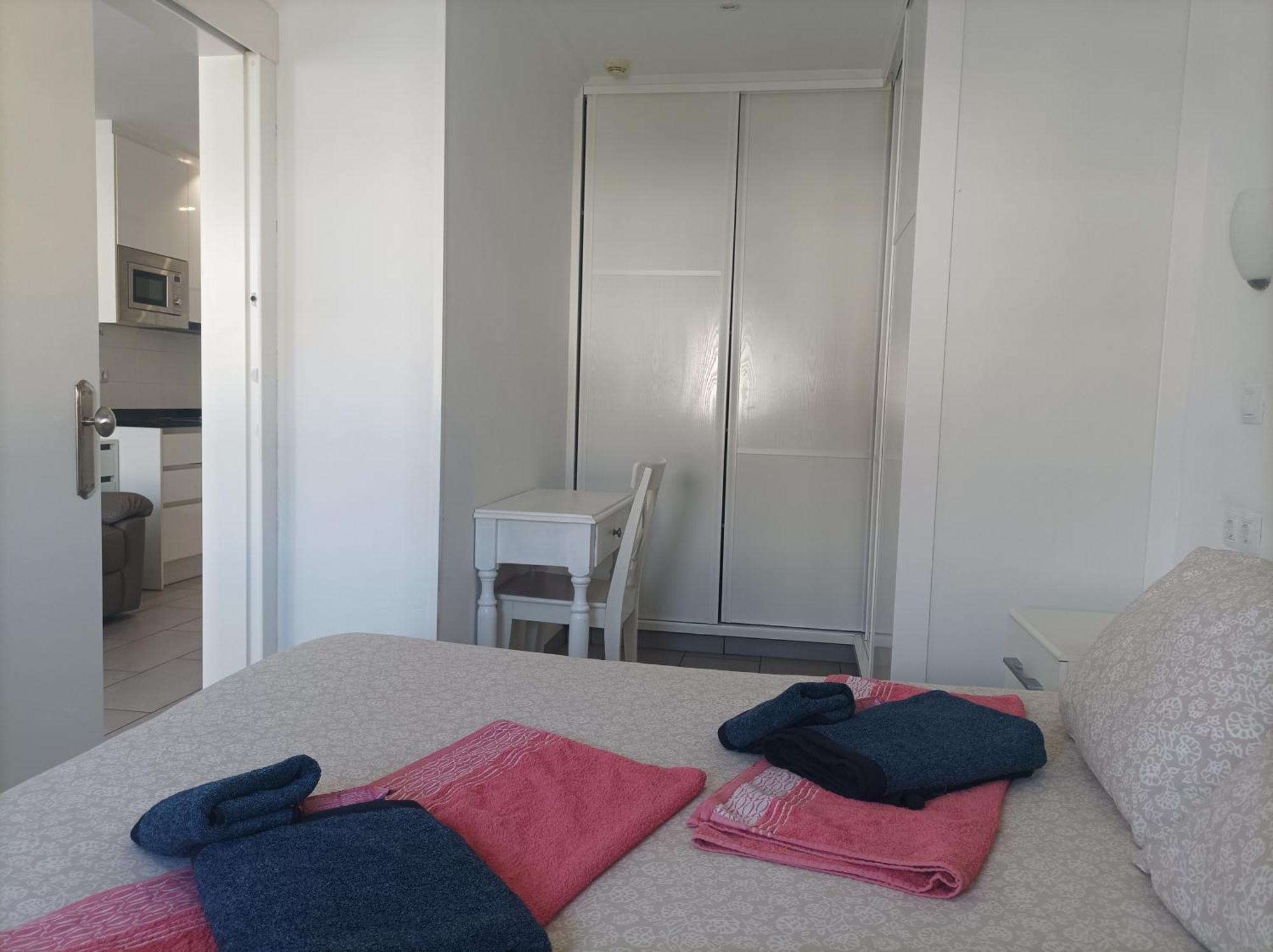 Solaris - Refurbished, Top Floor, Sea Views Puerto Rico  Bagian luar foto